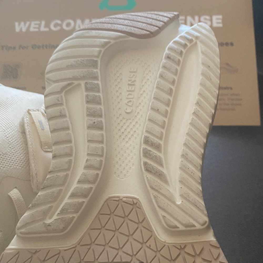 CADENSE Women's Champagne Knit Lace-Up Adaptive Sneakers Like New 11 REGULAR - Picture 4 of 12